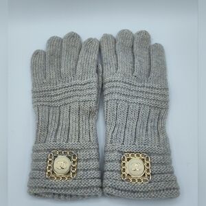 CHANEL Halloween Party Knit Gloves Gray Wool CC Medallion New In Box